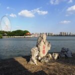 蠡園から太湖を臨む